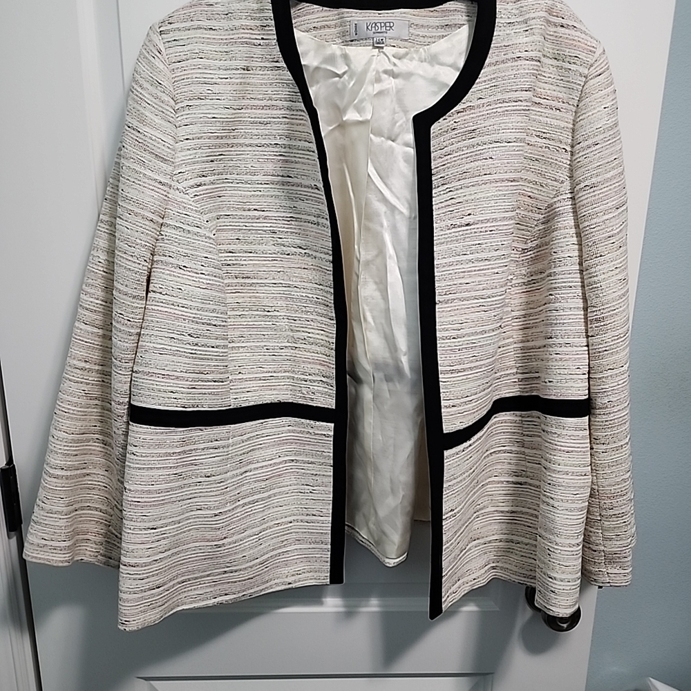 Kasper Women's Cream and Black Jacket